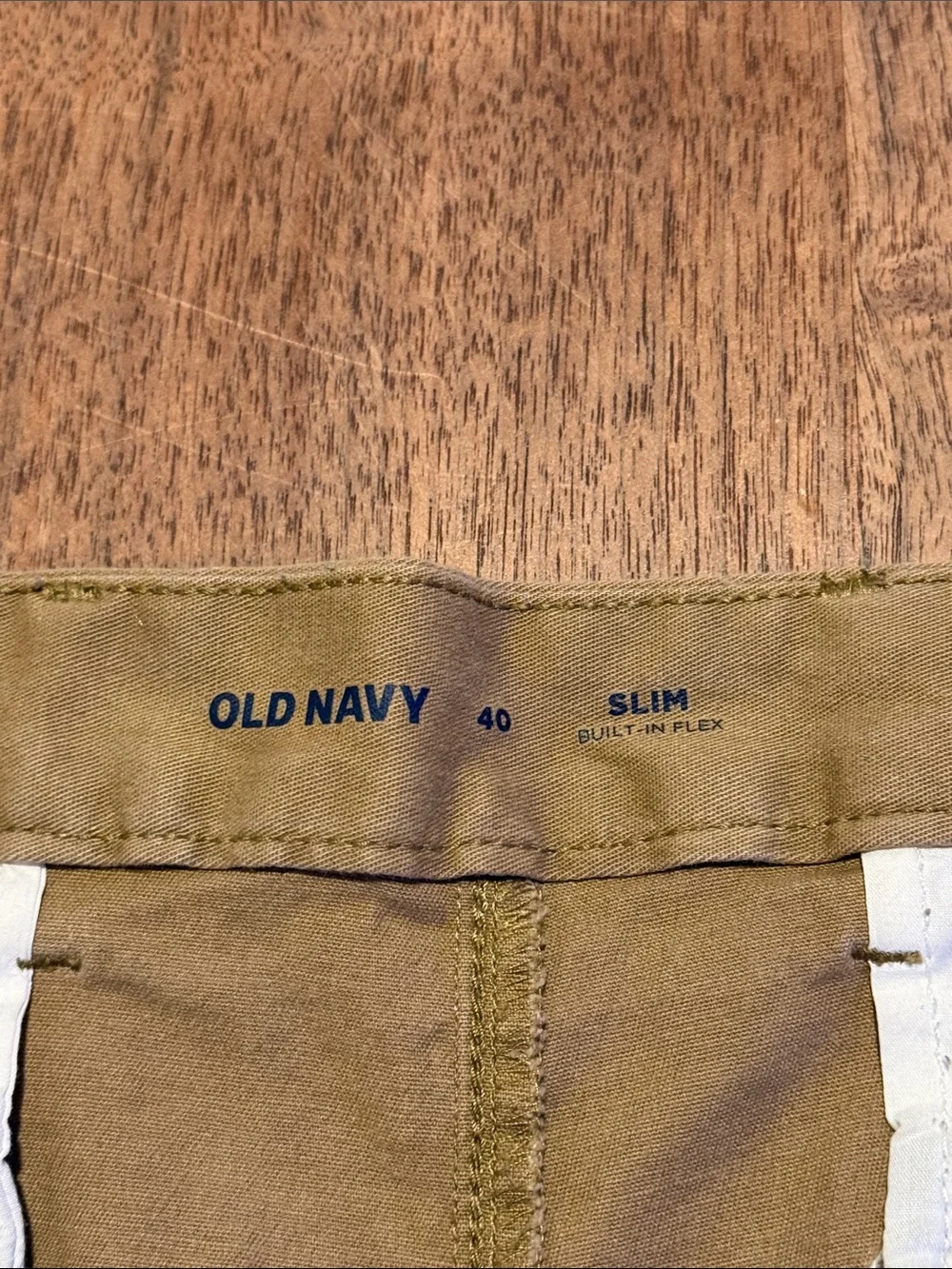 OLD NAVY Slim-Fit Shorts - 40